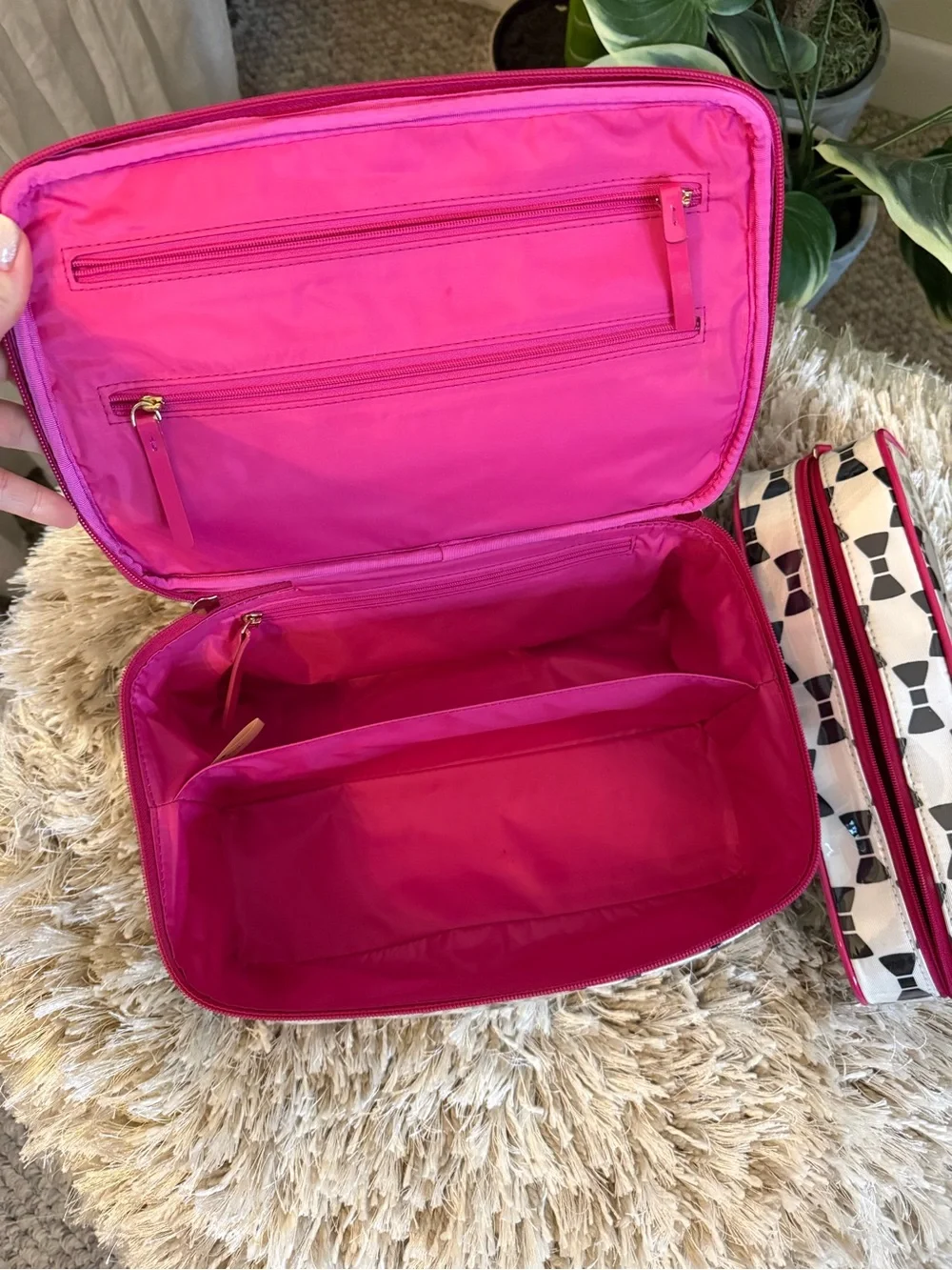 NWOT Kate Spade Bow Tie Cosmetic Case Set